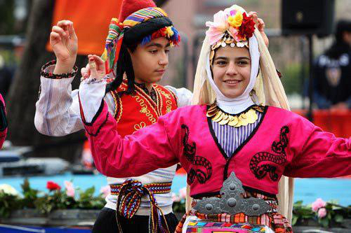 各国传统新娘大比拼：被中国的惊艳到了！