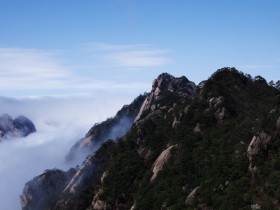 天光寥落，仿若带着幽微馥郁的心境