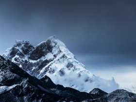 读人，最重要的是读懂怎样为人