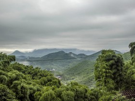 能够在这个世界上独领风骚的人，必定是专心致志于一事的人